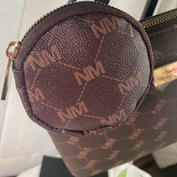 Nicole Miller Brown Crossbody Bag with Elegant Design and Coin Pouch - Picture 3 of 11